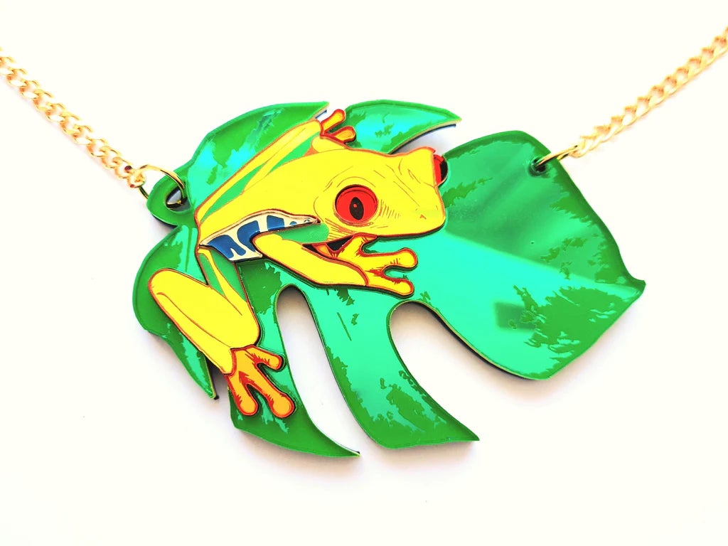 Green hot sale frog necklace